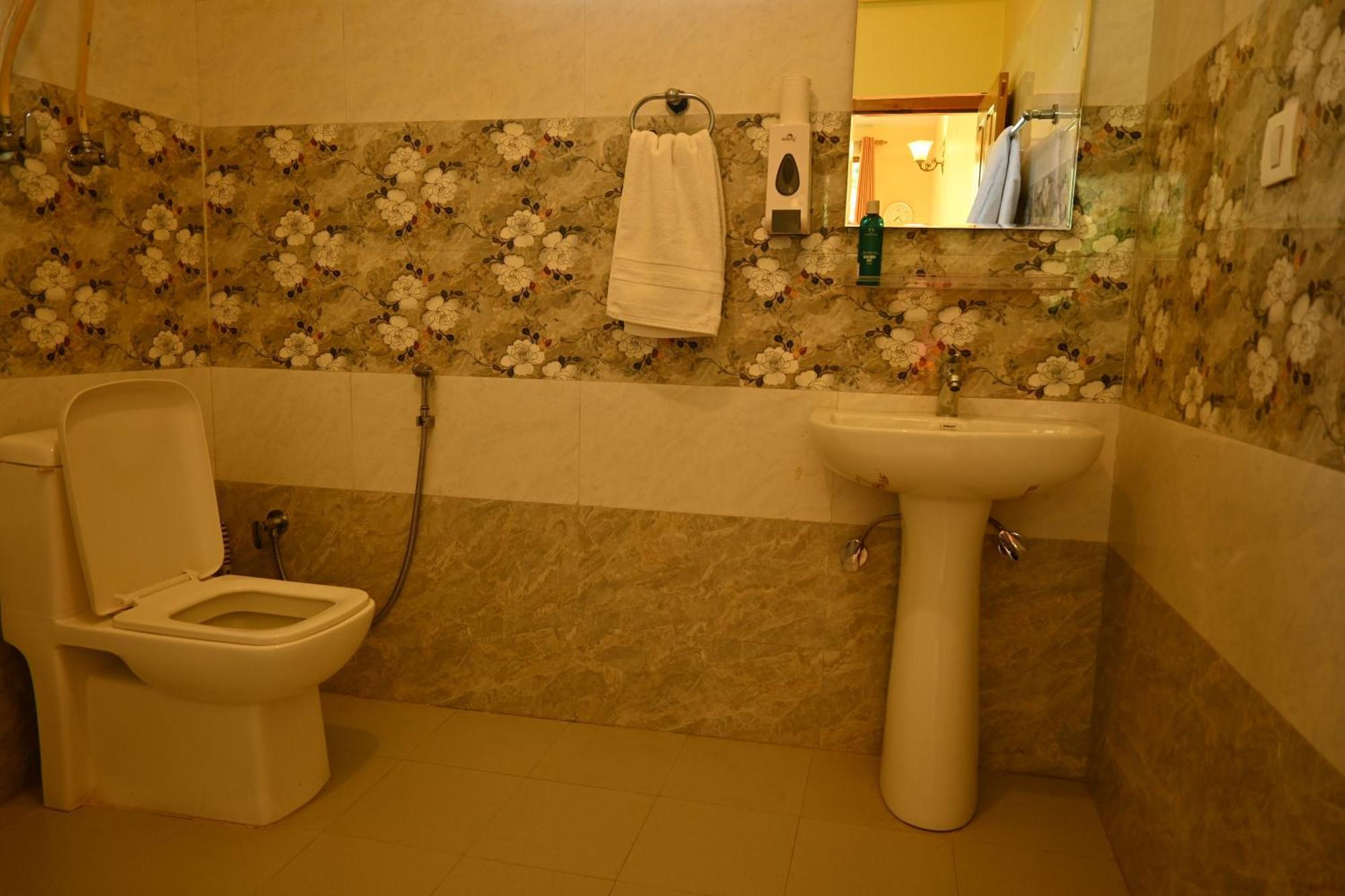 Cascade Mountain Retreat Manali Bed and Breakfast Buitenkant foto